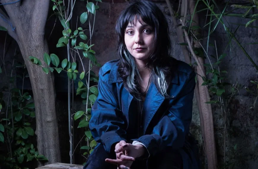 Detrás de las palabras: El debut de Alfilera en el indie