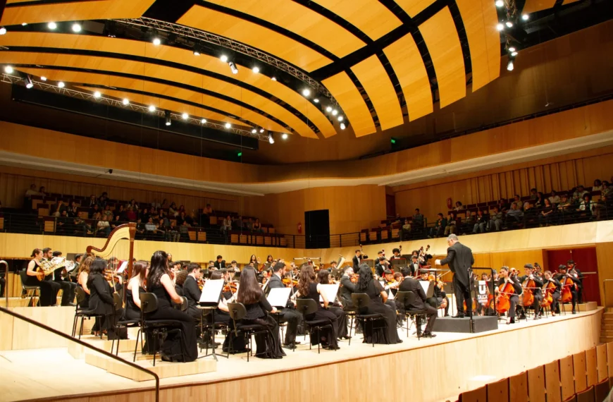 Orquesta Sinfónica Universitaria brilla en su 25° aniversario