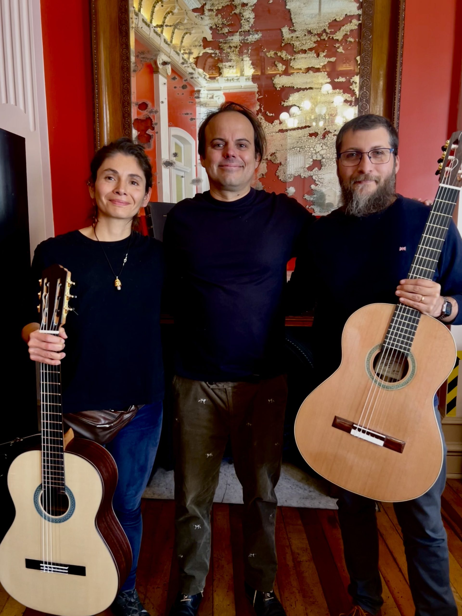 Escuela de Luthería Valparaíso: Transformando Madera en Arte
