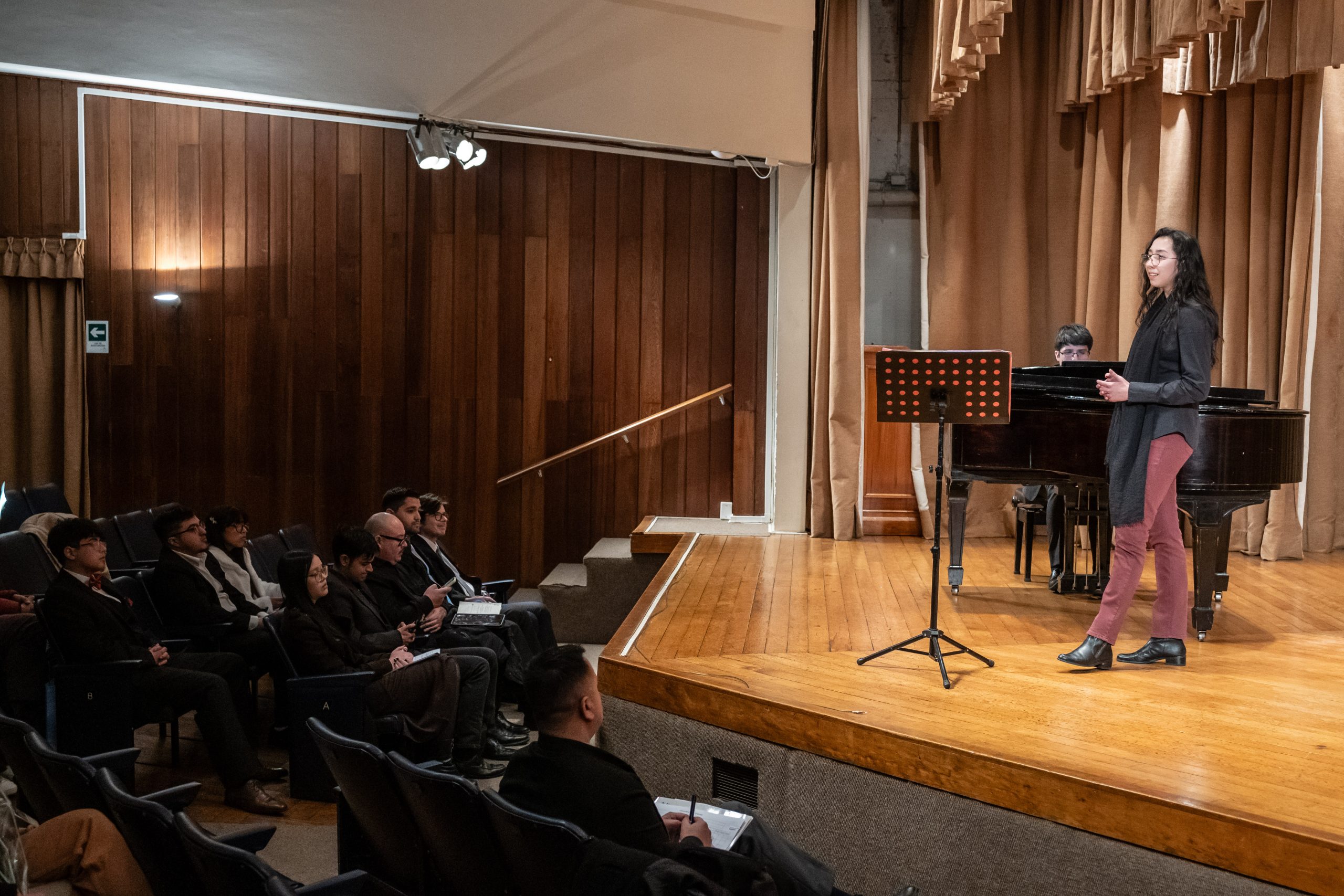 Certamen de Canto: Estudiantes enfrentan su primer gran desafío