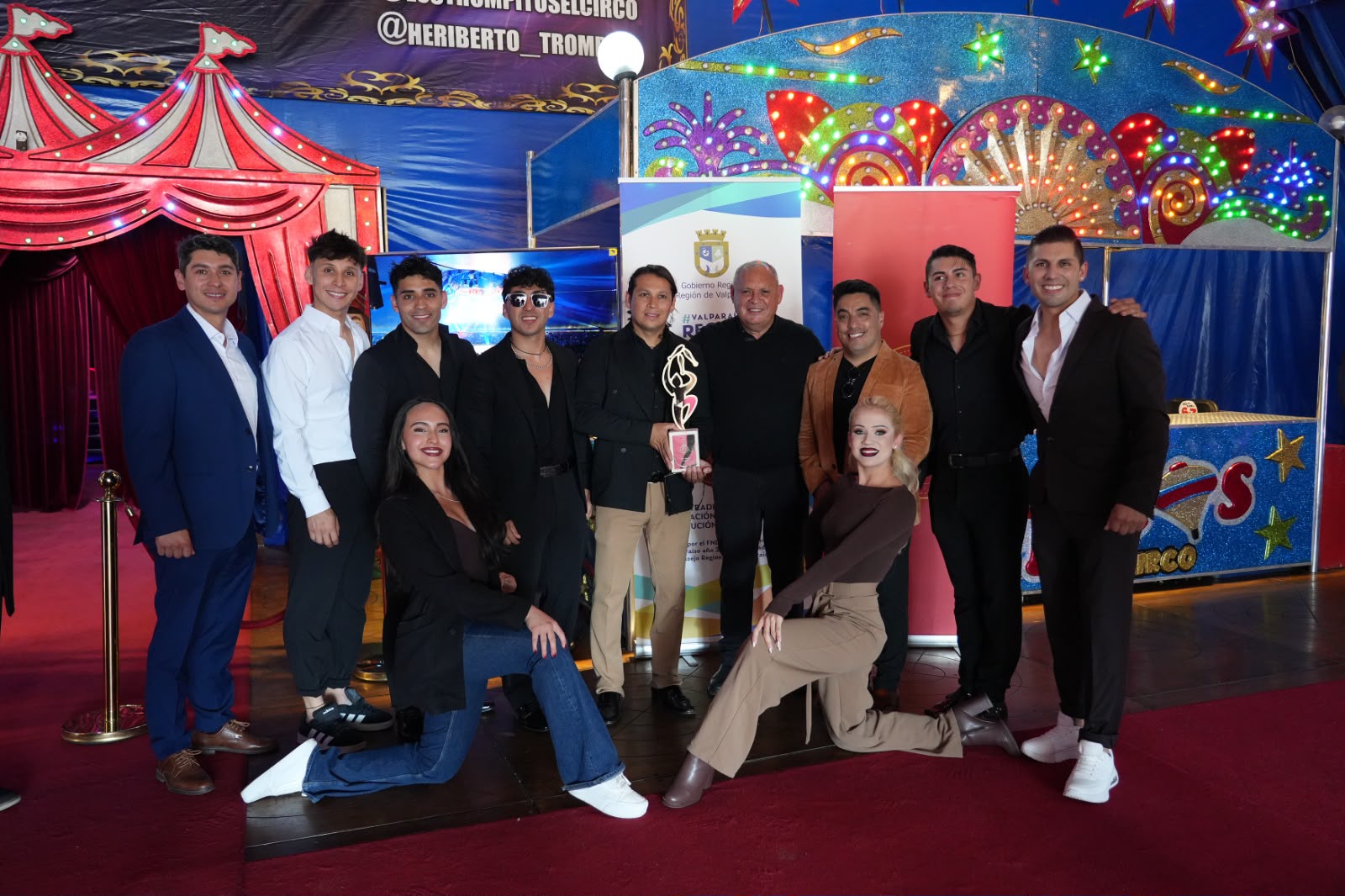 Trapecistas chilenos brillan en el festival internacional de Italia